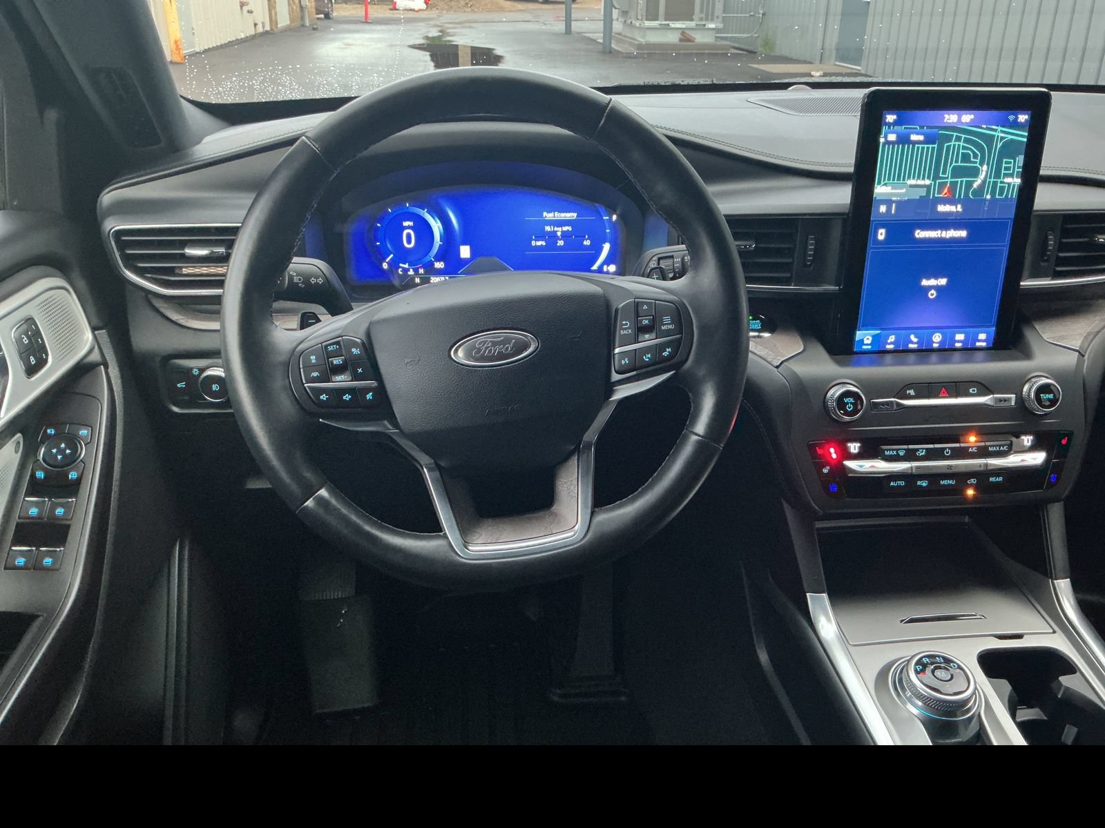 Used 2020 Ford Explorer Platinum w/ Premium Technology Package AWD/4WD image 14