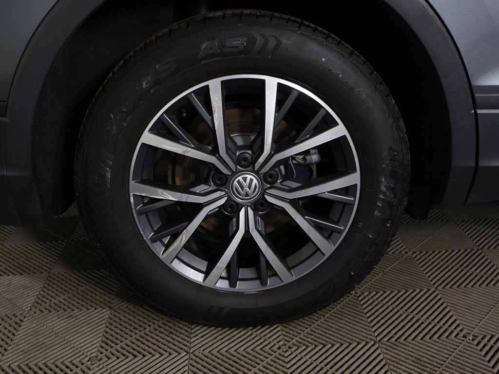 Used 2019 Volkswagen Tiguan SE w/ Panoramic Sunroof Package image 18