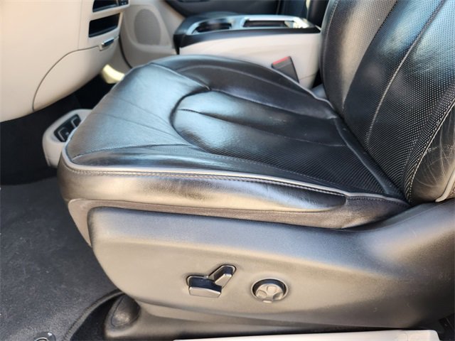 Used 2020 Chrysler Pacifica Limited image 25