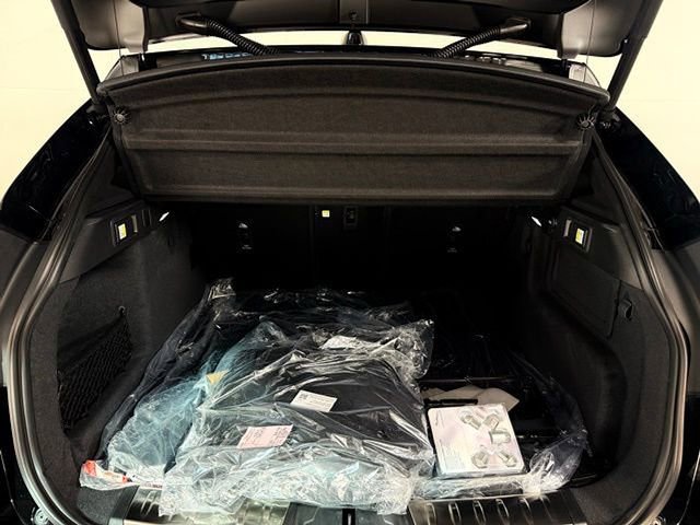 New 2026 Jaguar F-PACE R-Dynamic S image 19