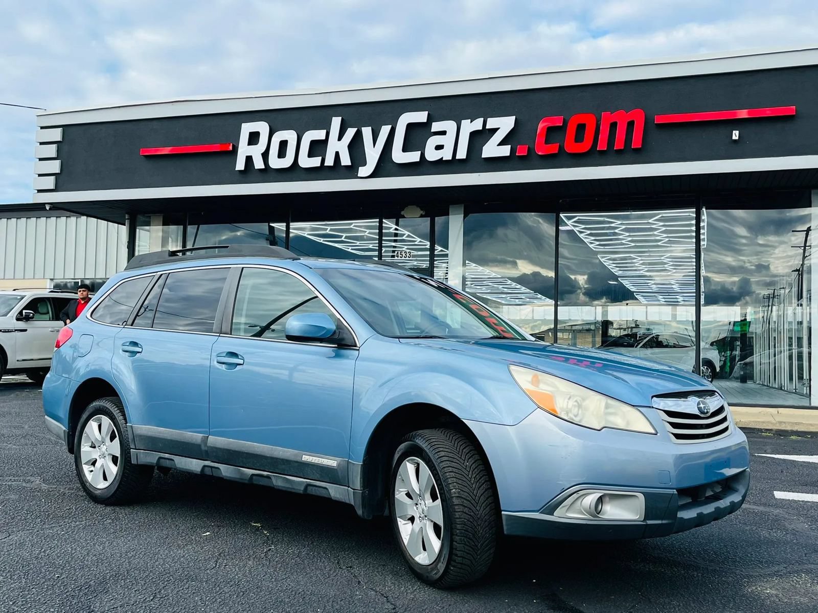Used 2011 Subaru Outback 2.5i Premium AWD/4WD image 1
