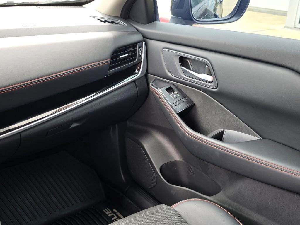 Used 2025 Nissan Rogue SV w/ Rock Creek Premium Package AWD/4WD image 19