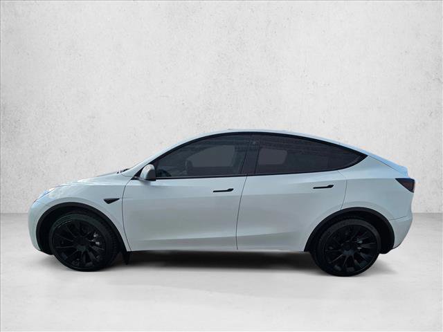 Used 2022 Tesla Model Y Long Range image 2