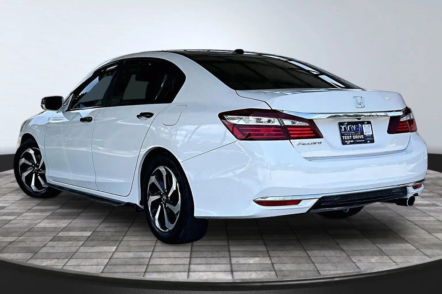 Used 2016 Honda Accord EX-L image 4