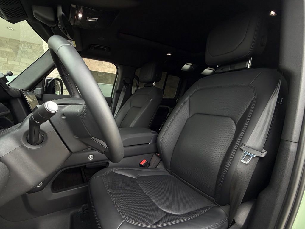 Used 2023 Land Rover Defender 110 75th Limited Edition AWD/4WD image 4