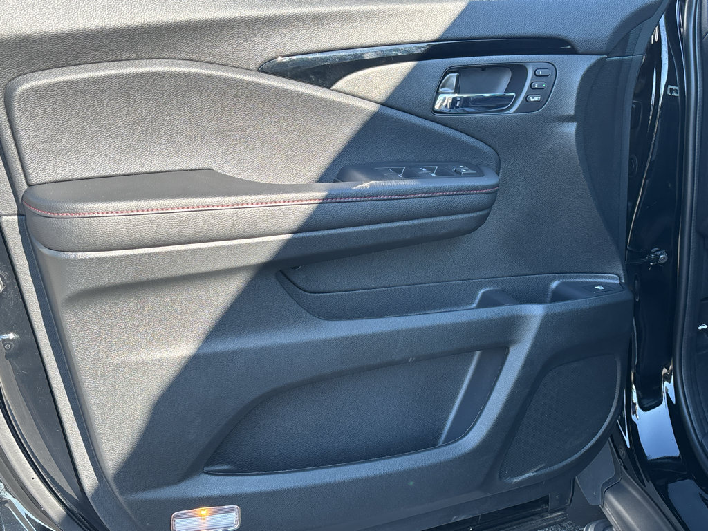 Used 2025 Honda Ridgeline Black Edition image 24