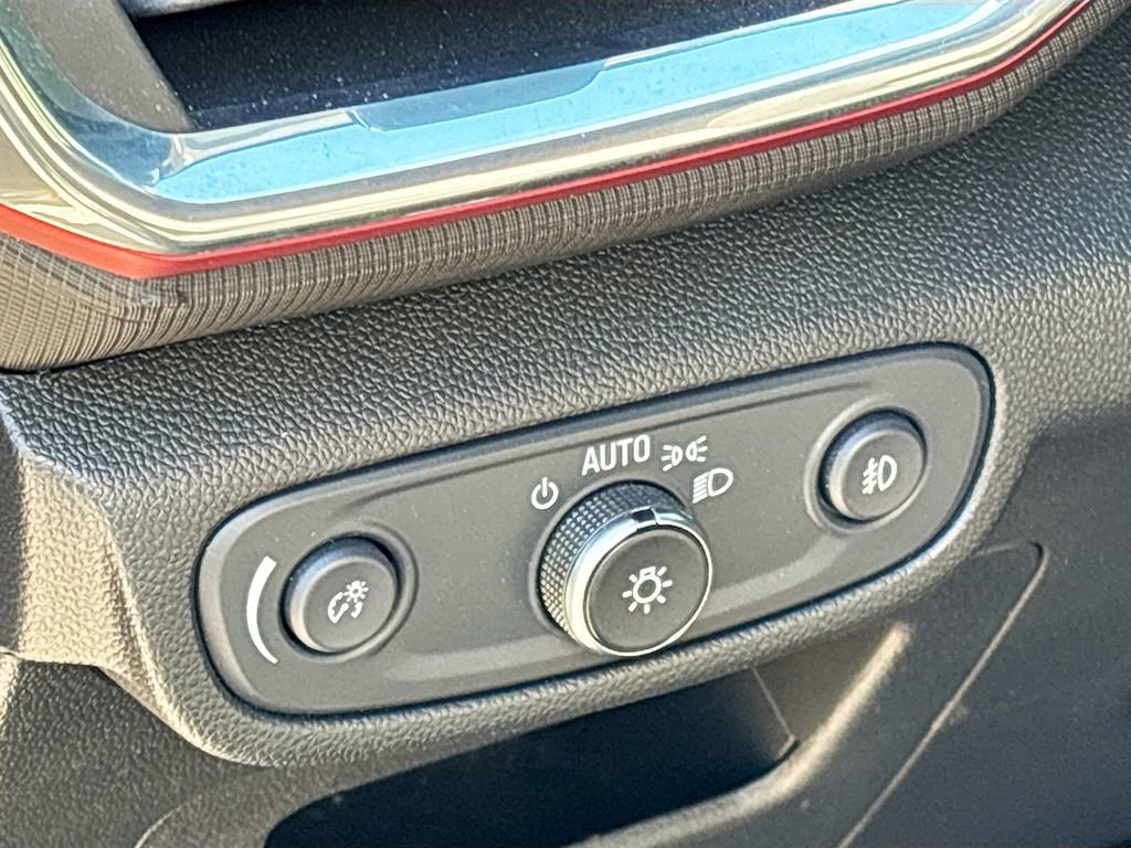 Used 2023 Chevrolet TrailBlazer RS w/ Convenience Package image 10