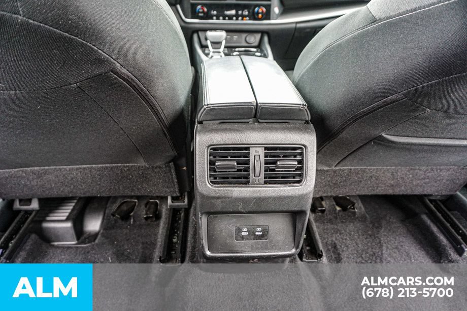 Used 2024 Nissan Rogue SV FWD image 30