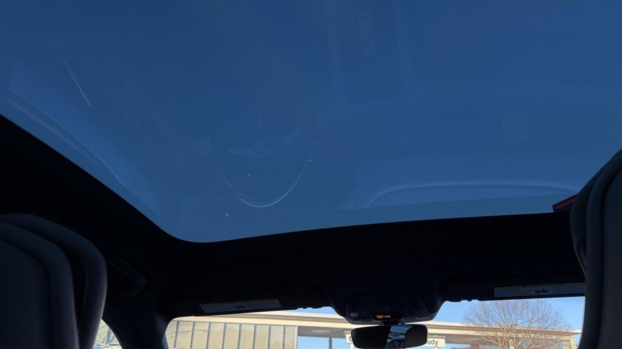 Used 2022 Porsche Taycan image 42