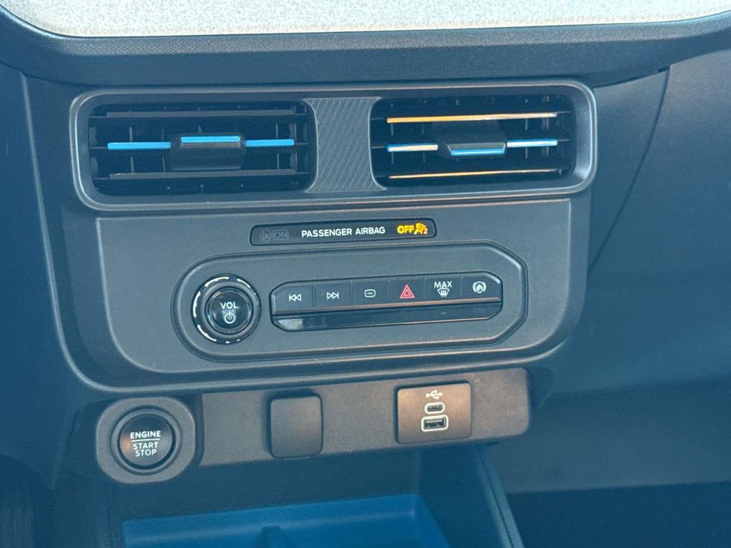 Certified 2025 Ford Maverick XLT w/ Equipment Group 302A AWD/4WD image 17