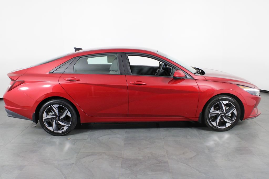 Certified 2023 Hyundai Elantra SEL w/ Convenience Package image 14