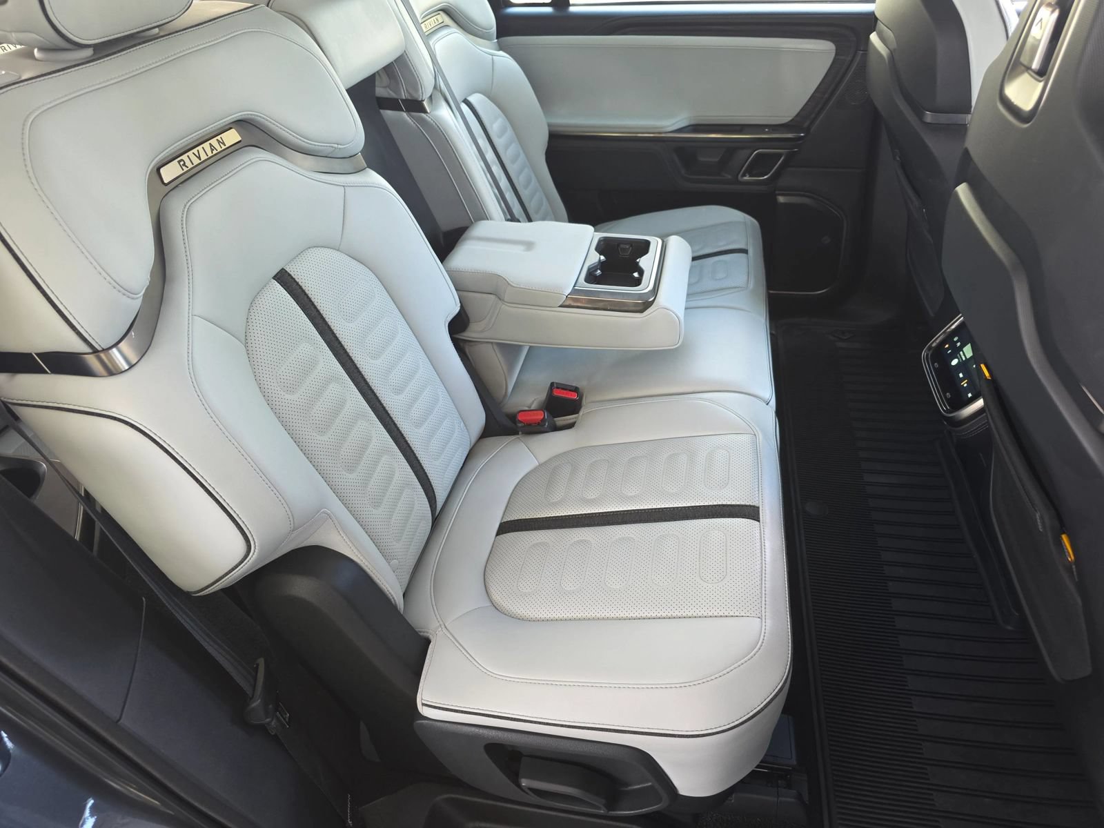 Used 2023 Rivian R1S Adventure Quad AWD/4WD image 31