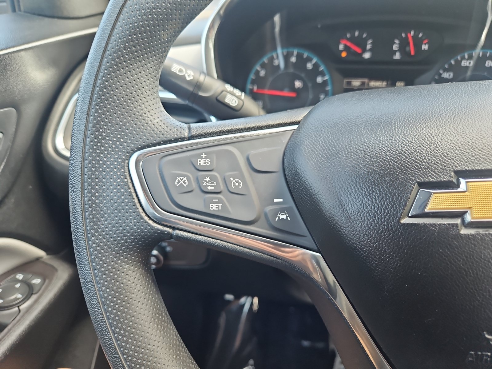 Used 2021 Chevrolet Equinox LS FWD image 22