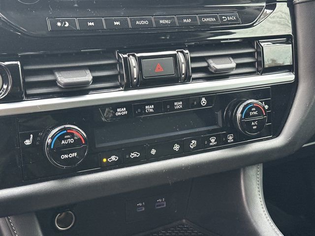 Used 2022 Nissan Pathfinder SL w/ SL Black Package image 30