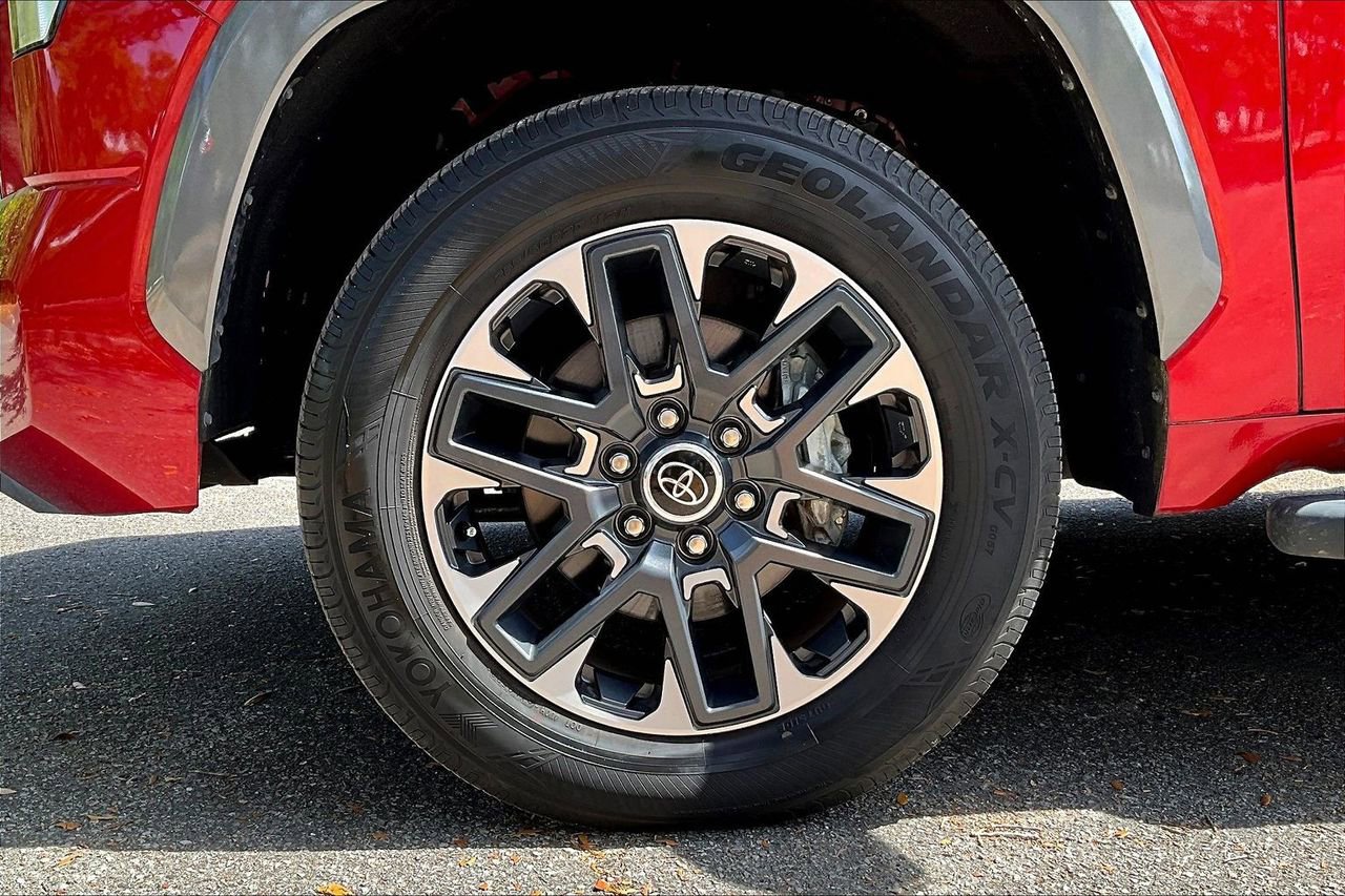 Used 2023 Toyota Tundra Limited image 33