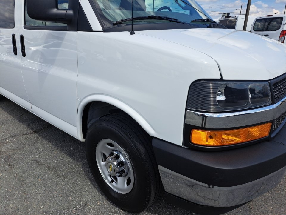 Used 2024 Chevrolet Express 3500 LT w/ LT Preferred Equipment Group RWD image 16