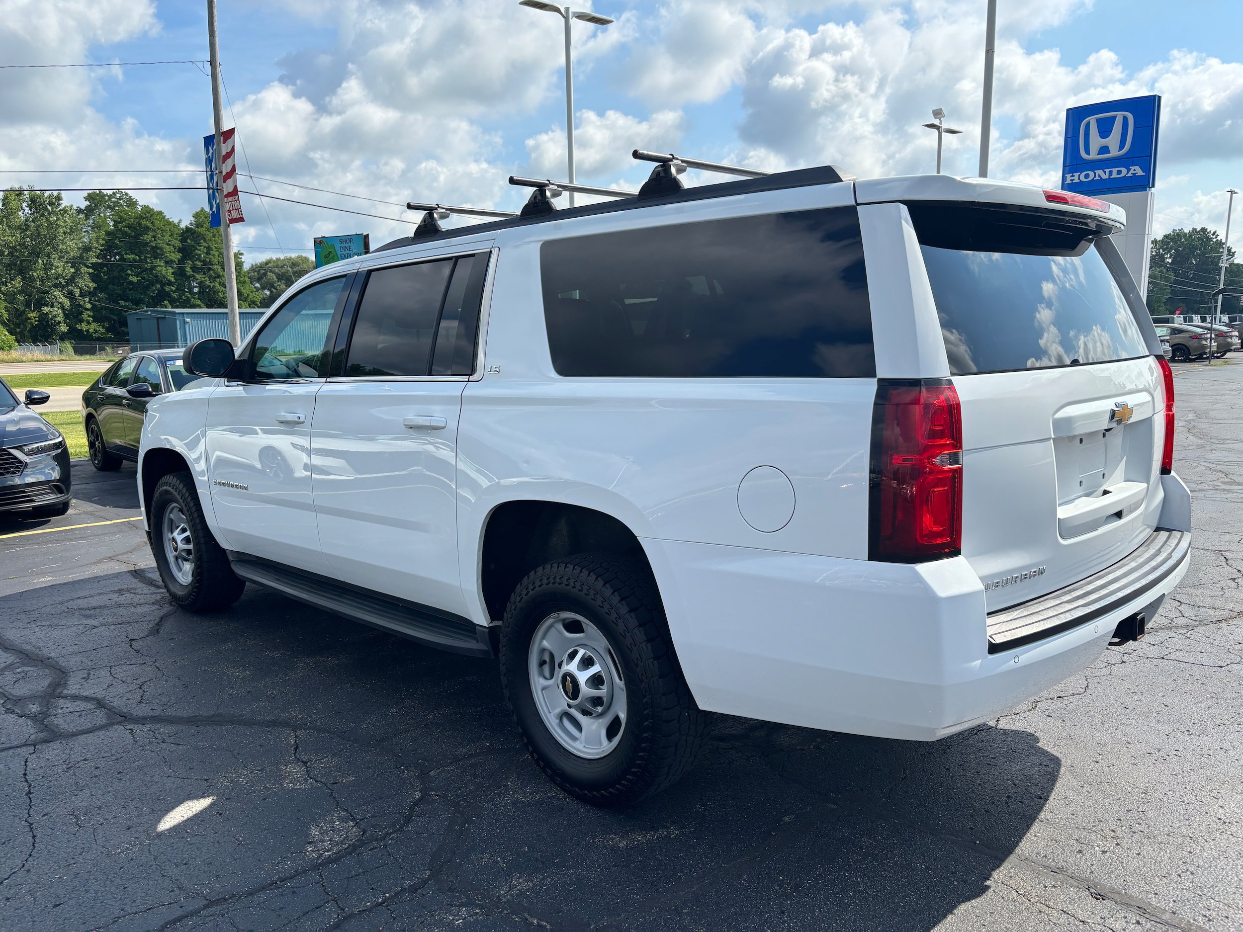Used 2016 Chevrolet Suburban 3500 LS AWD/4WD image 6