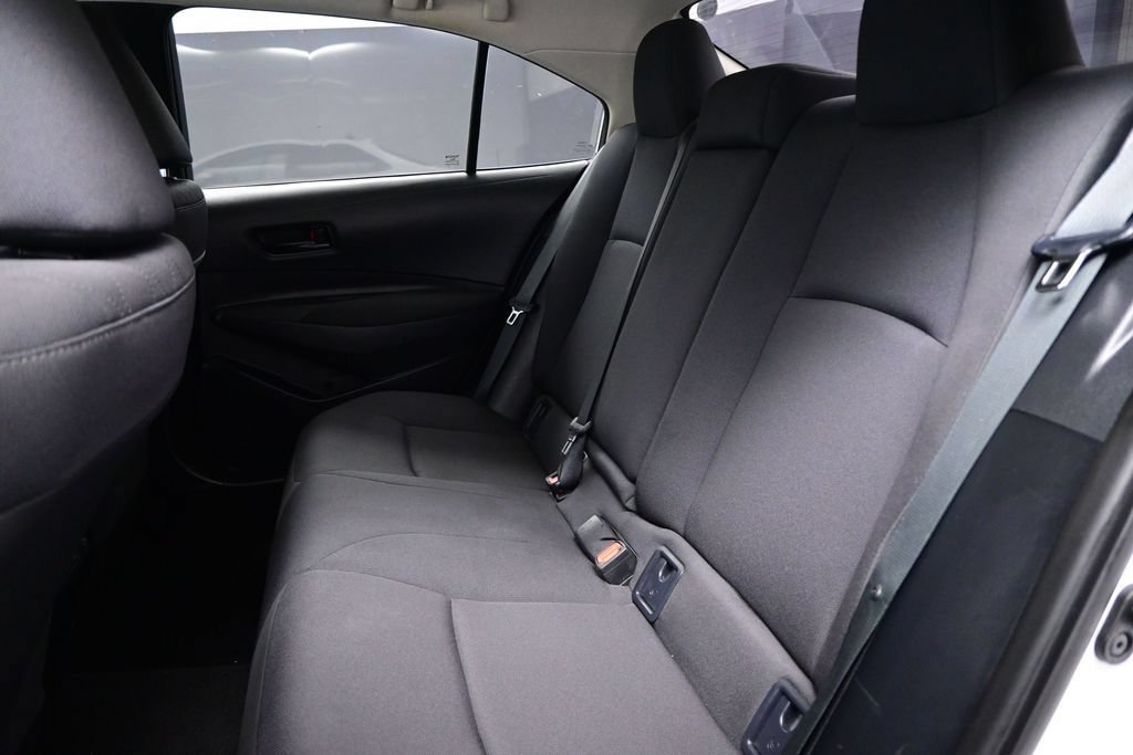 Used 2025 Toyota Corolla LE FWD image 31