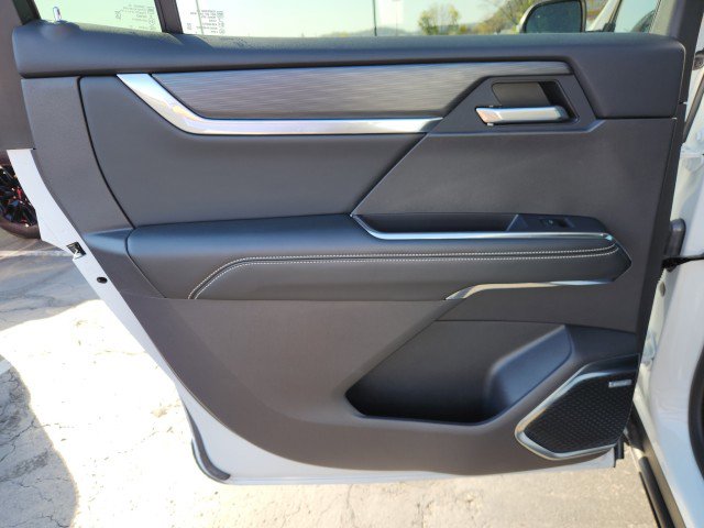 Used 2025 GMC Acadia Elevation image 26