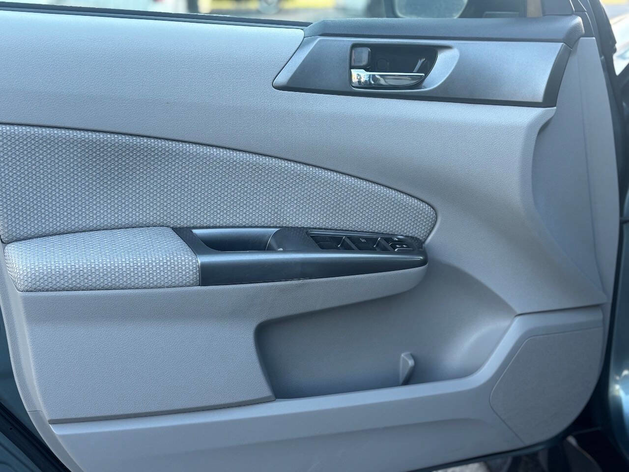 Used 2011 Subaru Forester 2.5X Premium w/ All-Weather Pkg image 21