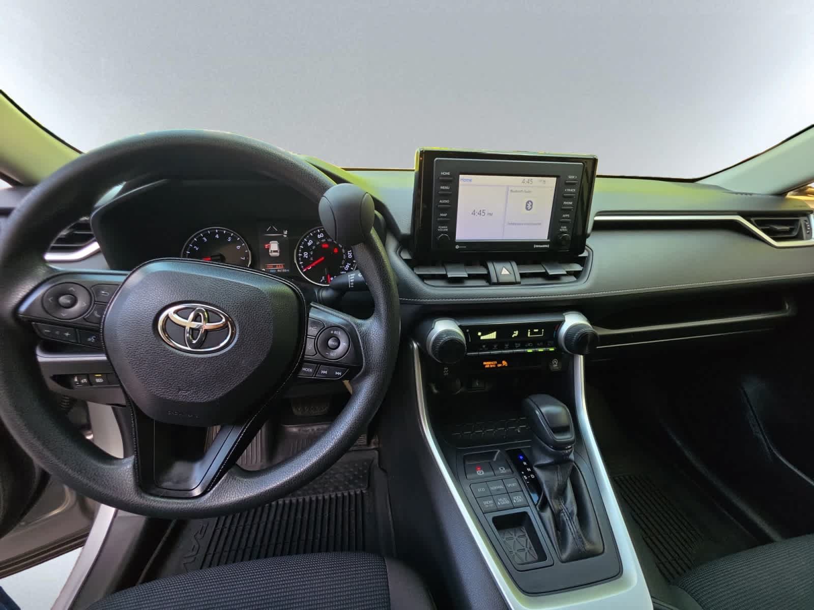 Used 2021 Toyota RAV4 LE AWD/4WD image 6