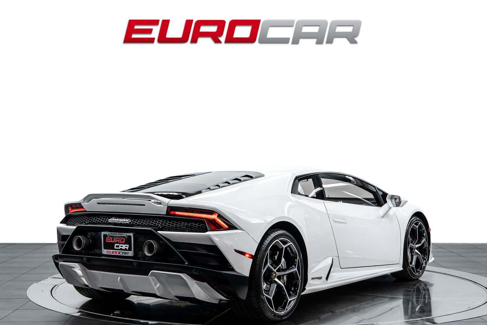 Used 2021 Lamborghini Huracan EVO RWD image 5