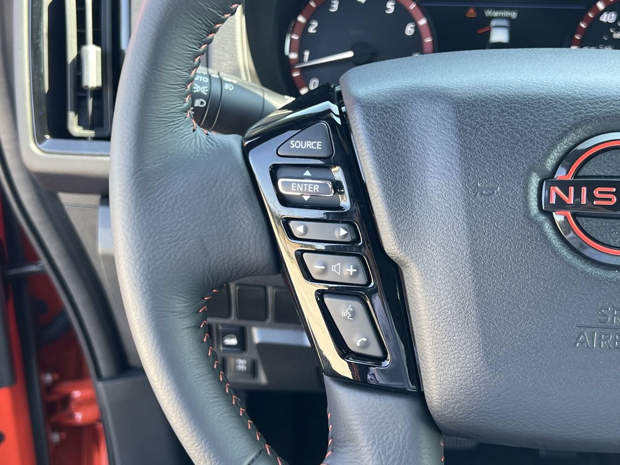 Used 2025 Nissan Frontier PRO-4X w/ Interior Protection Package AWD/4WD image 14