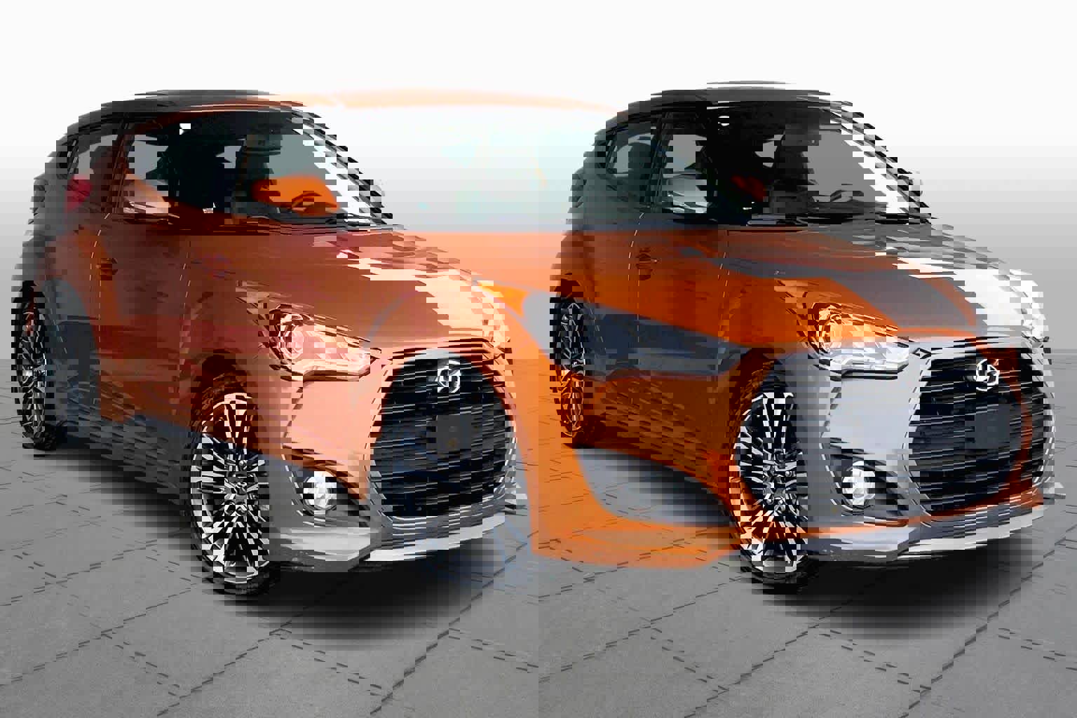 Used 2016 Hyundai Veloster Turbo image 2