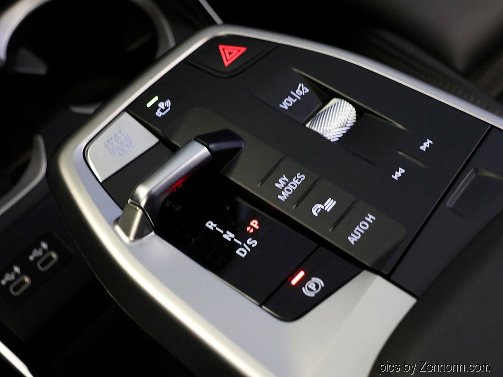 Certified 2024 BMW X1 M35i w/ Premium Package image 25