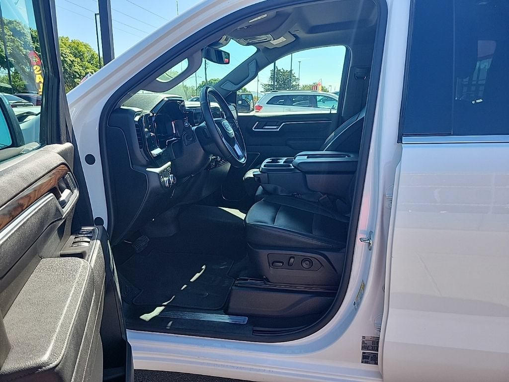 Used 2025 GMC Sierra 1500 SLT RWD image 10