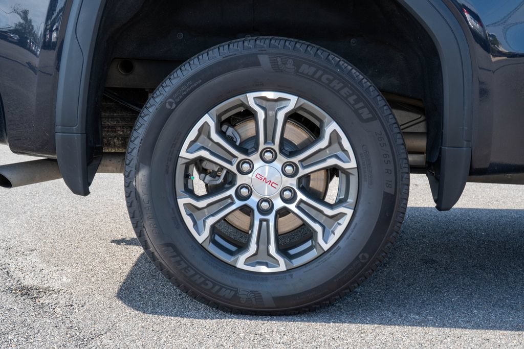 Used 2025 GMC Sierra 1500 SLT AWD/4WD image 36