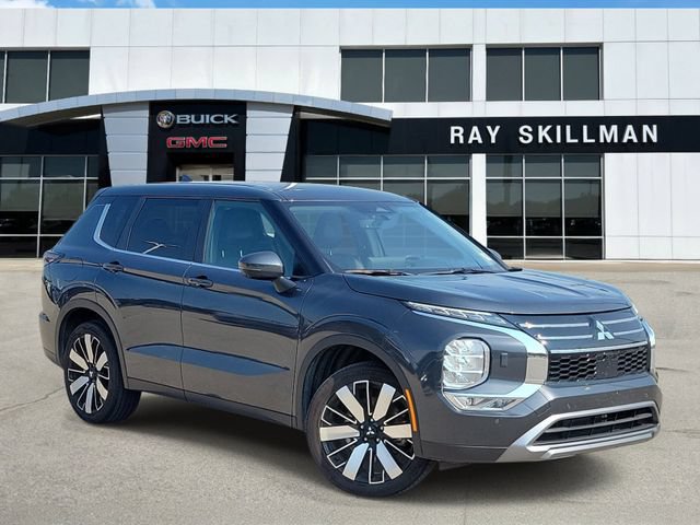 Used 2025 Mitsubishi Outlander SE AWD/4WD image 1