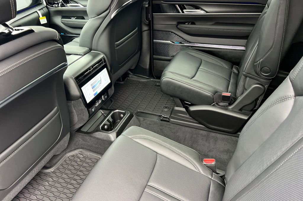 New 2026 Jeep Grand Wagoneer L Summit w/ Premium Group III image 12