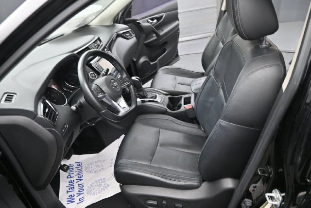 Used 2017 Nissan Rogue Sport SL w/ SL Premium Package AWD/4WD image 18