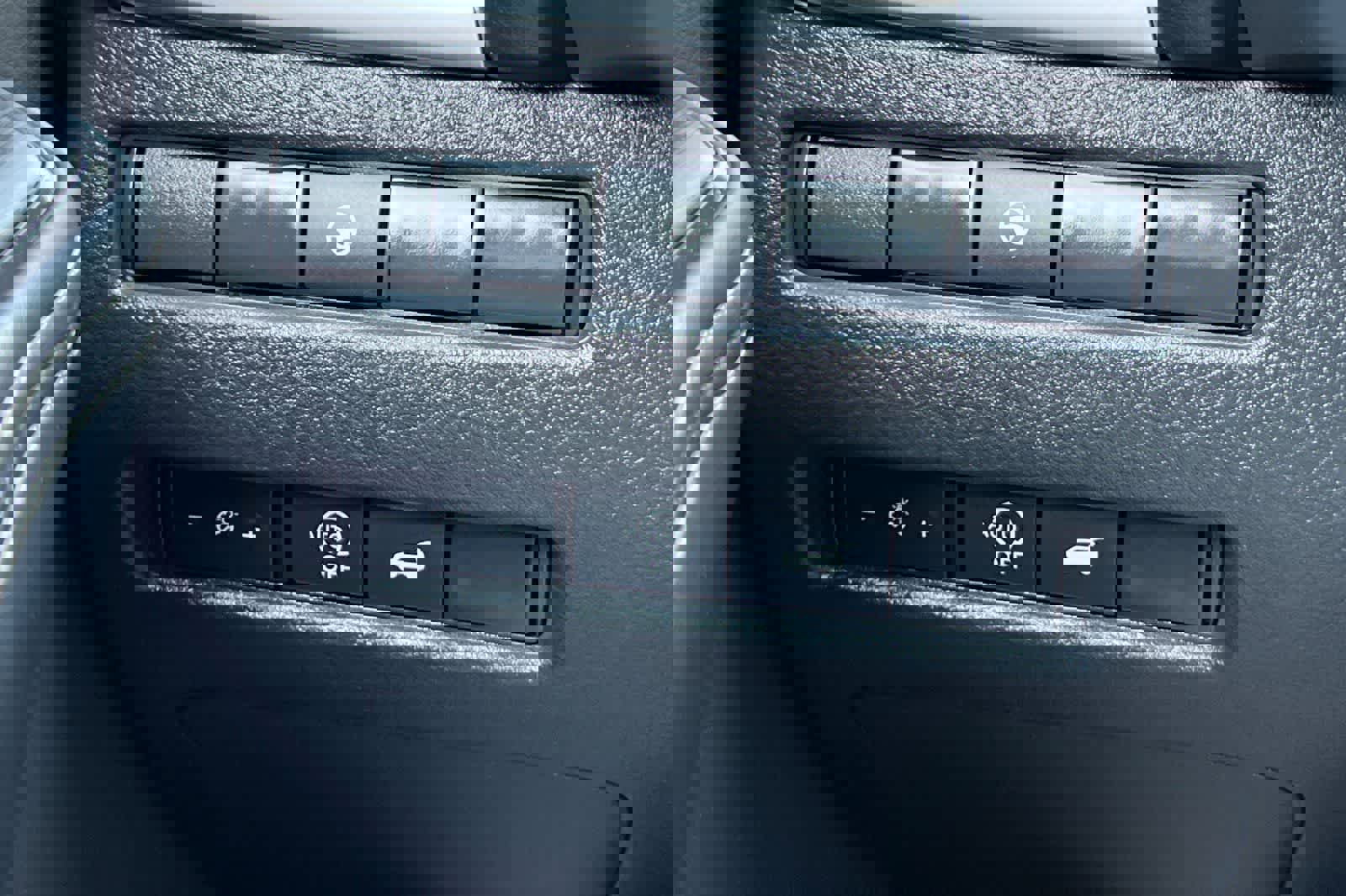 New 2026 Nissan Rogue SV image 32