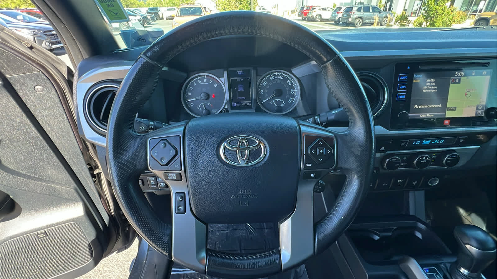 Used 2017 Toyota Tacoma Limited w/ Tow Package AWD/4WD image 18