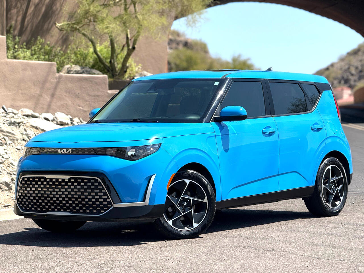 Used 2023 Kia Soul EX image 2