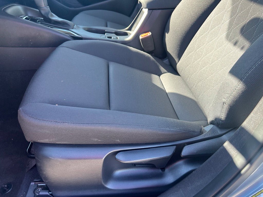 Used 2025 Toyota Corolla LE FWD image 10