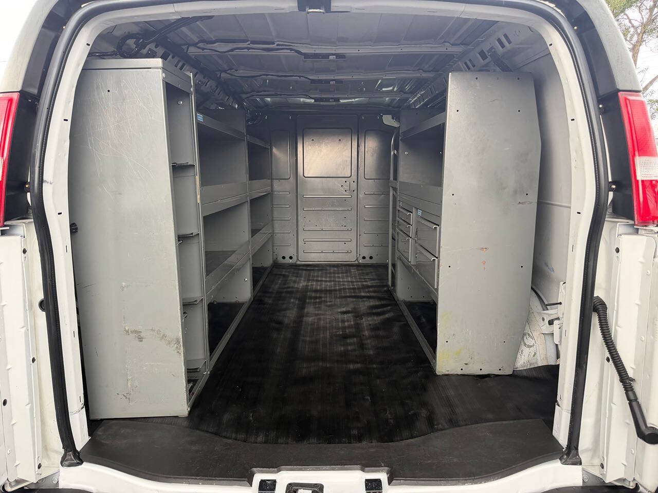 Used 2021 Chevrolet Express 2500 w/ Driver Convenience Package RWD image 7