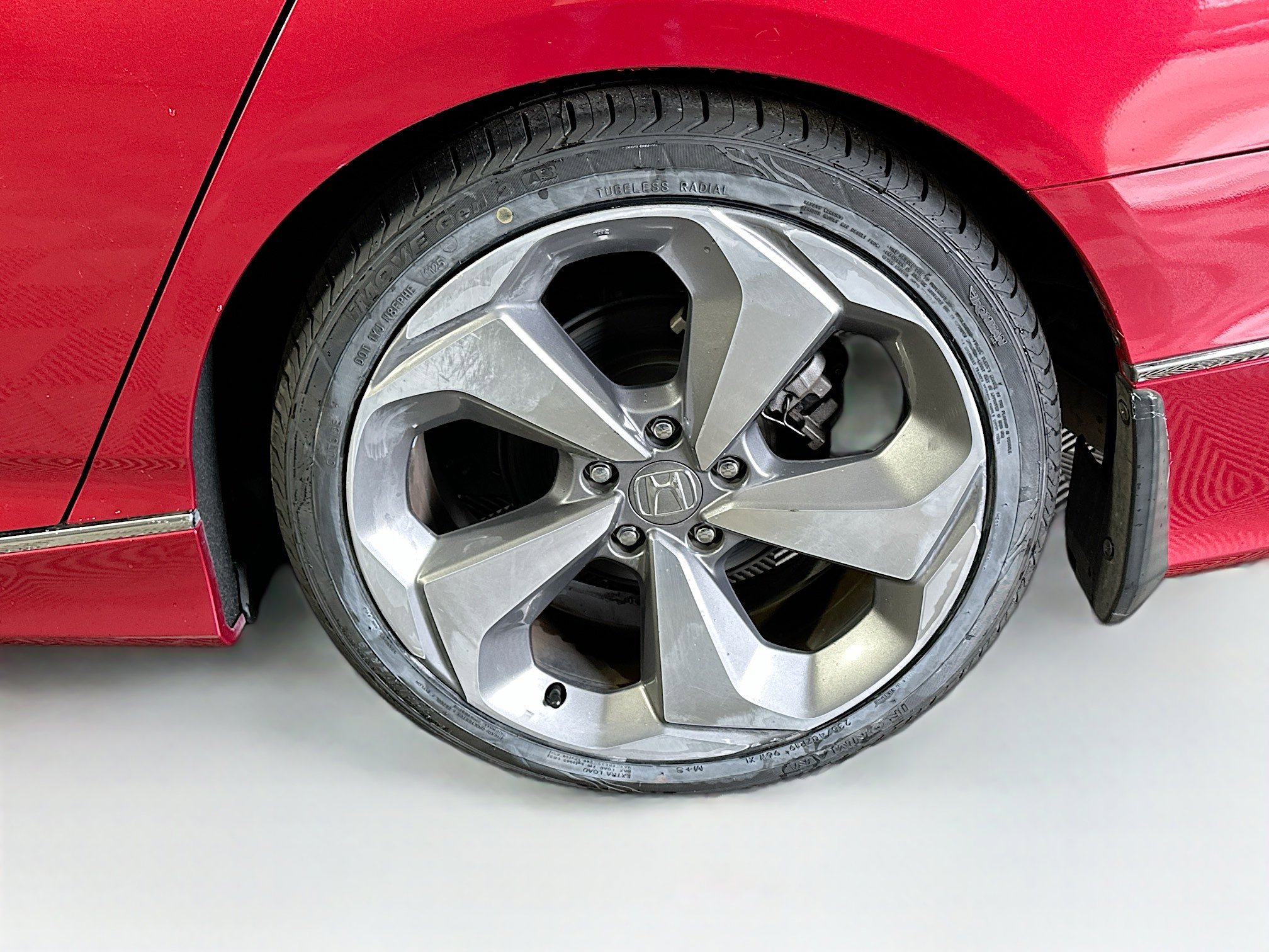 Used 2018 Honda Accord Touring image 11