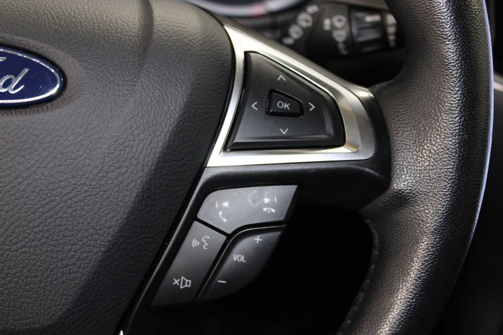 Used 2024 Ford Edge Titanium image 37