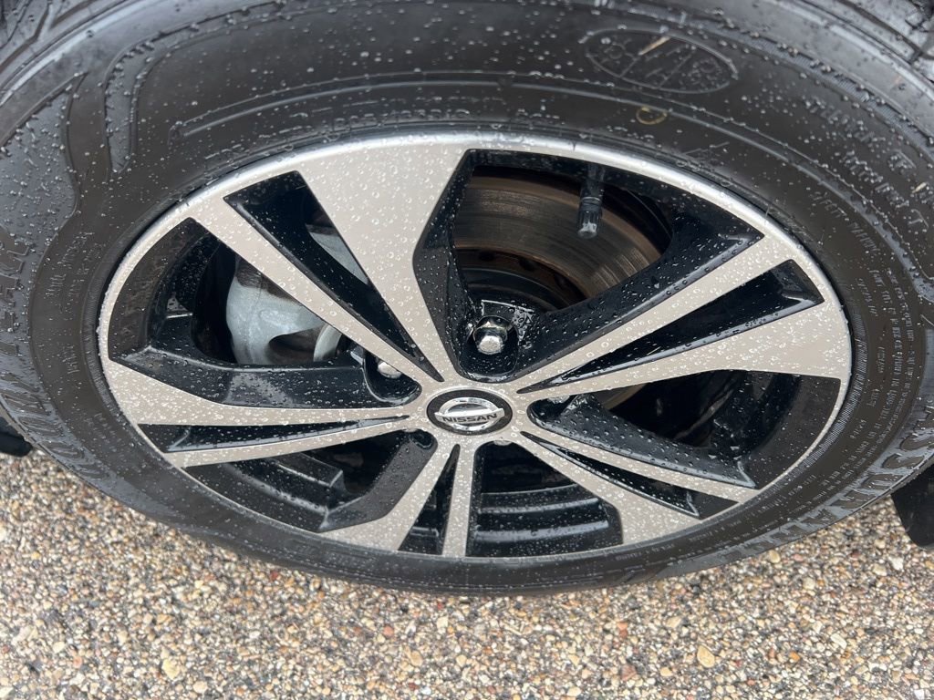 Used 2020 Nissan Sentra SV image 41