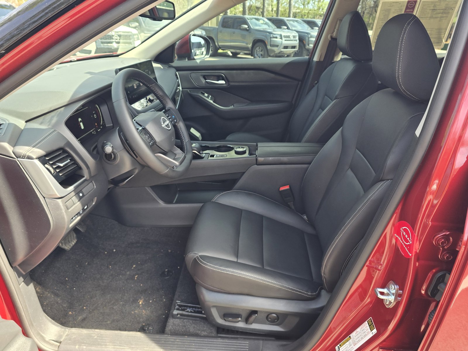 Used 2025 Nissan Rogue SL image 11