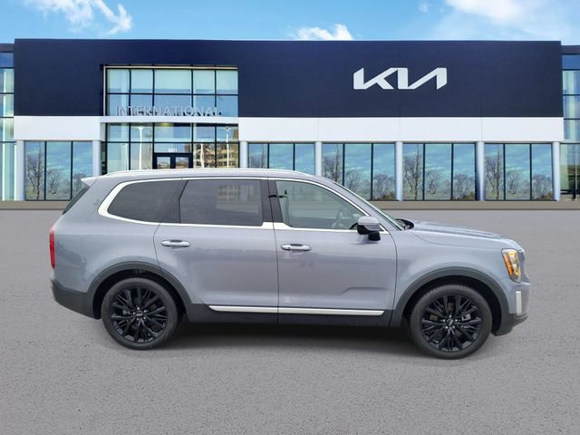 Used 2022 Kia Telluride SX w/ Towing Package FWD image 3