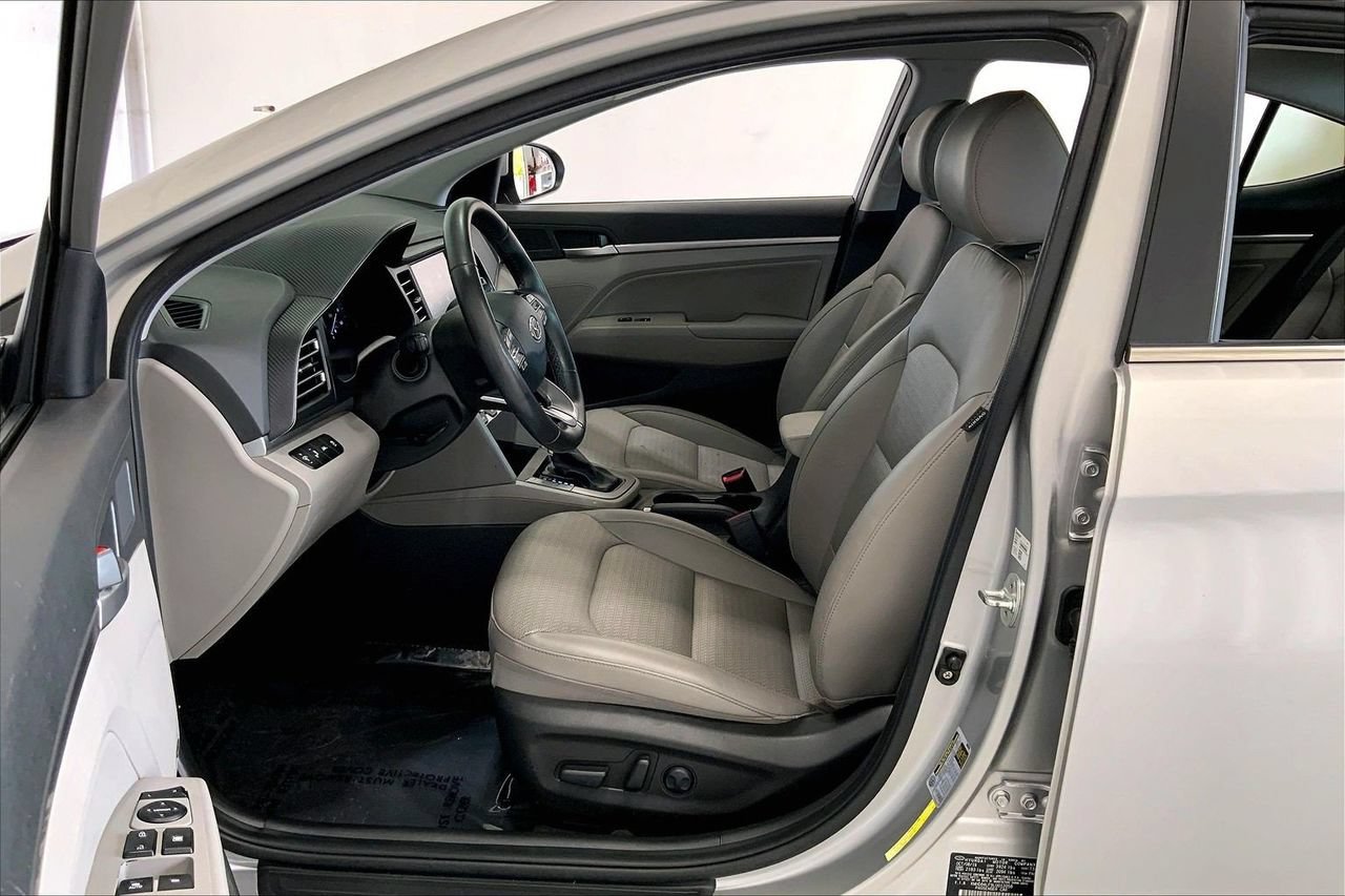 Used 2020 Hyundai Elantra Limited FWD image 18
