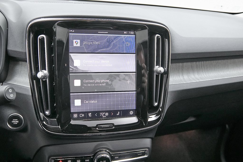 Certified 2024 Volvo XC40 B5 Plus w/ Protection Package Premier image 29