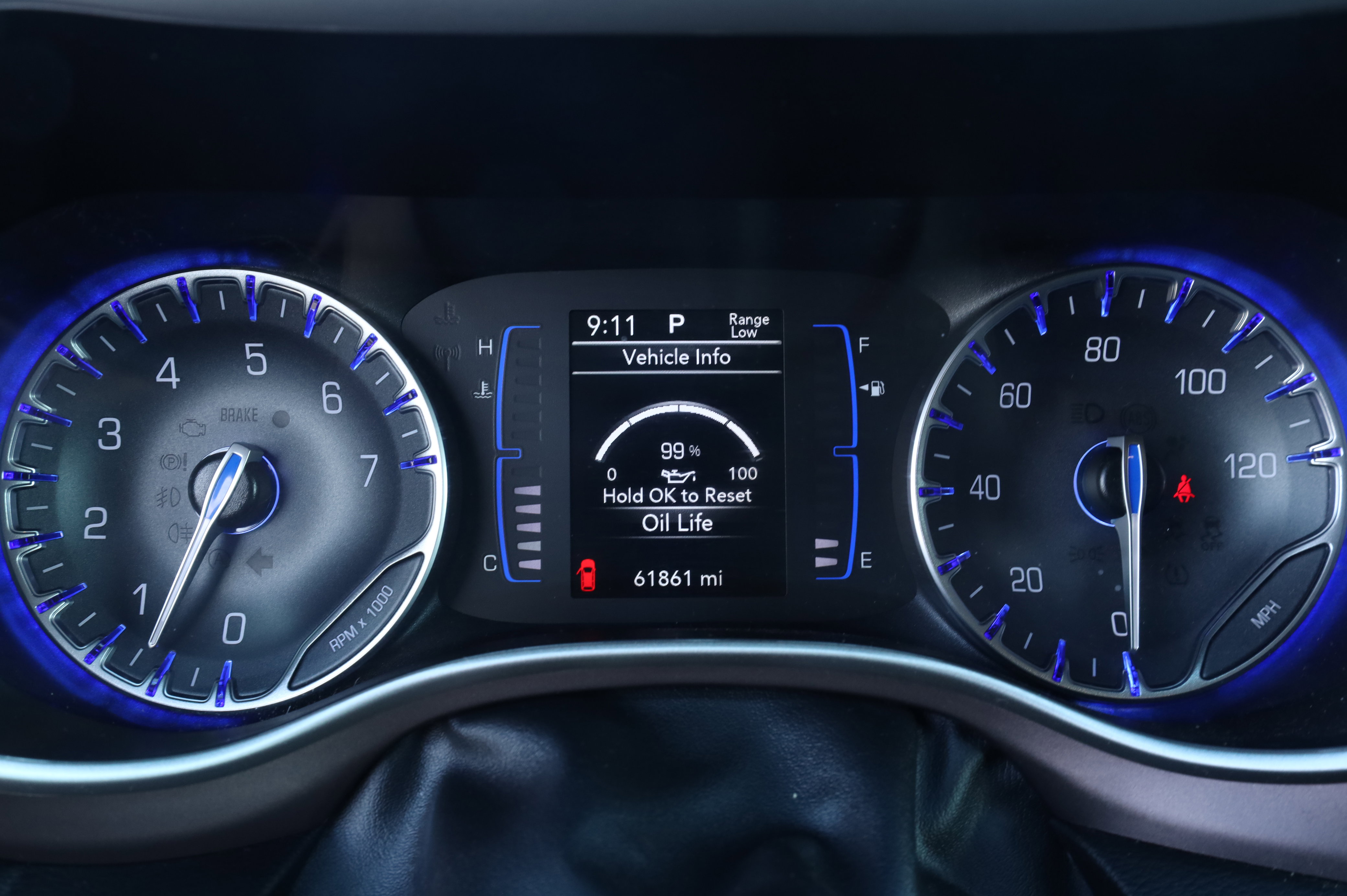 Used 2023 Chrysler Voyager LX image 25