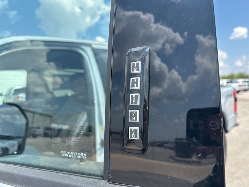 New 2026 Ford F250 Lariat w/ Black Appearance Package image 49