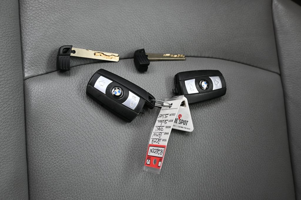 Used 2009 BMW 335i Convertible RWD image 12