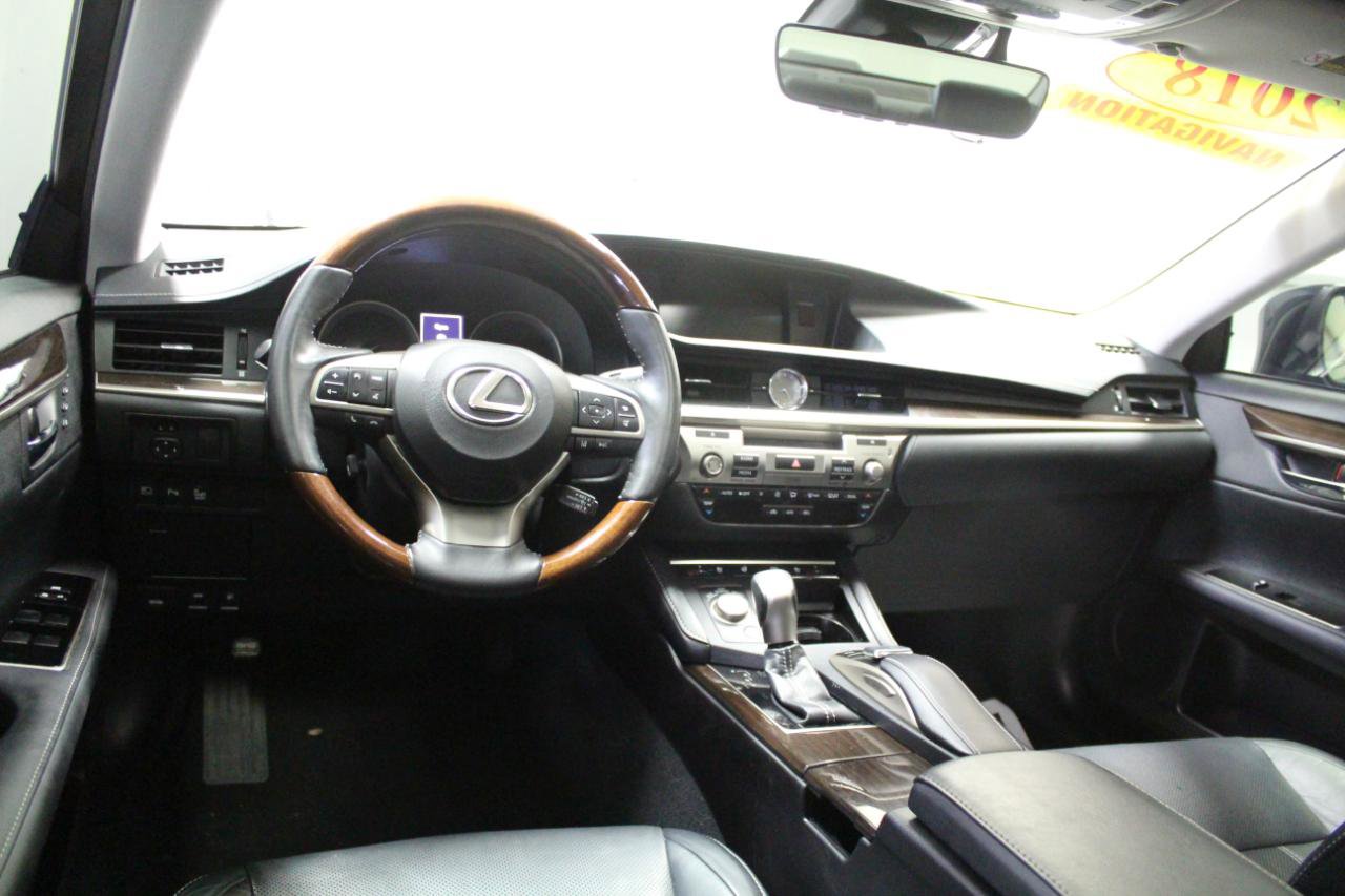 Used 2018 Lexus ES 350 w/ Luxury Package w/Wood Trim FWD image 7